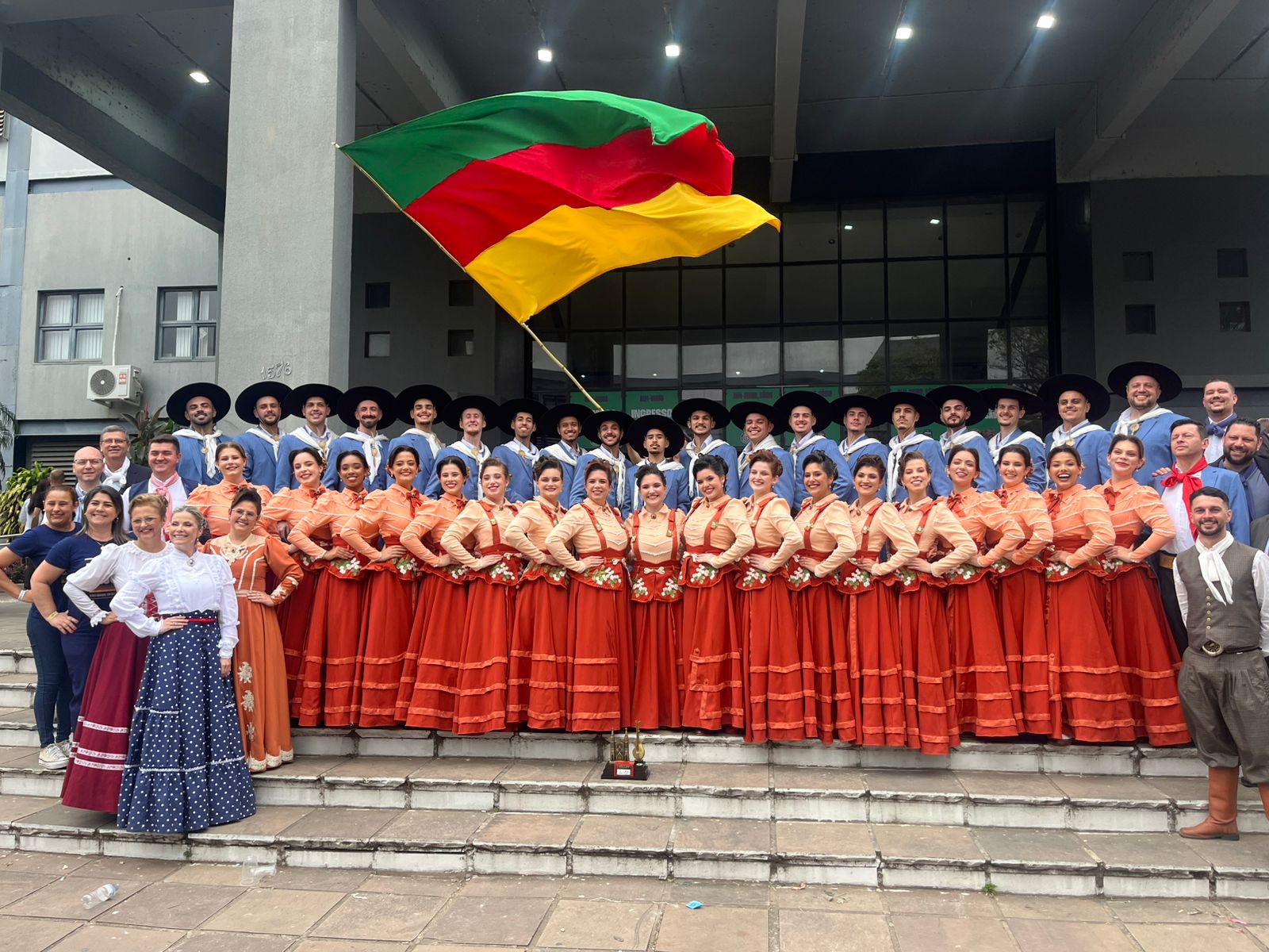 Grupo Folklórico M’Bororé — delegación de Brasil